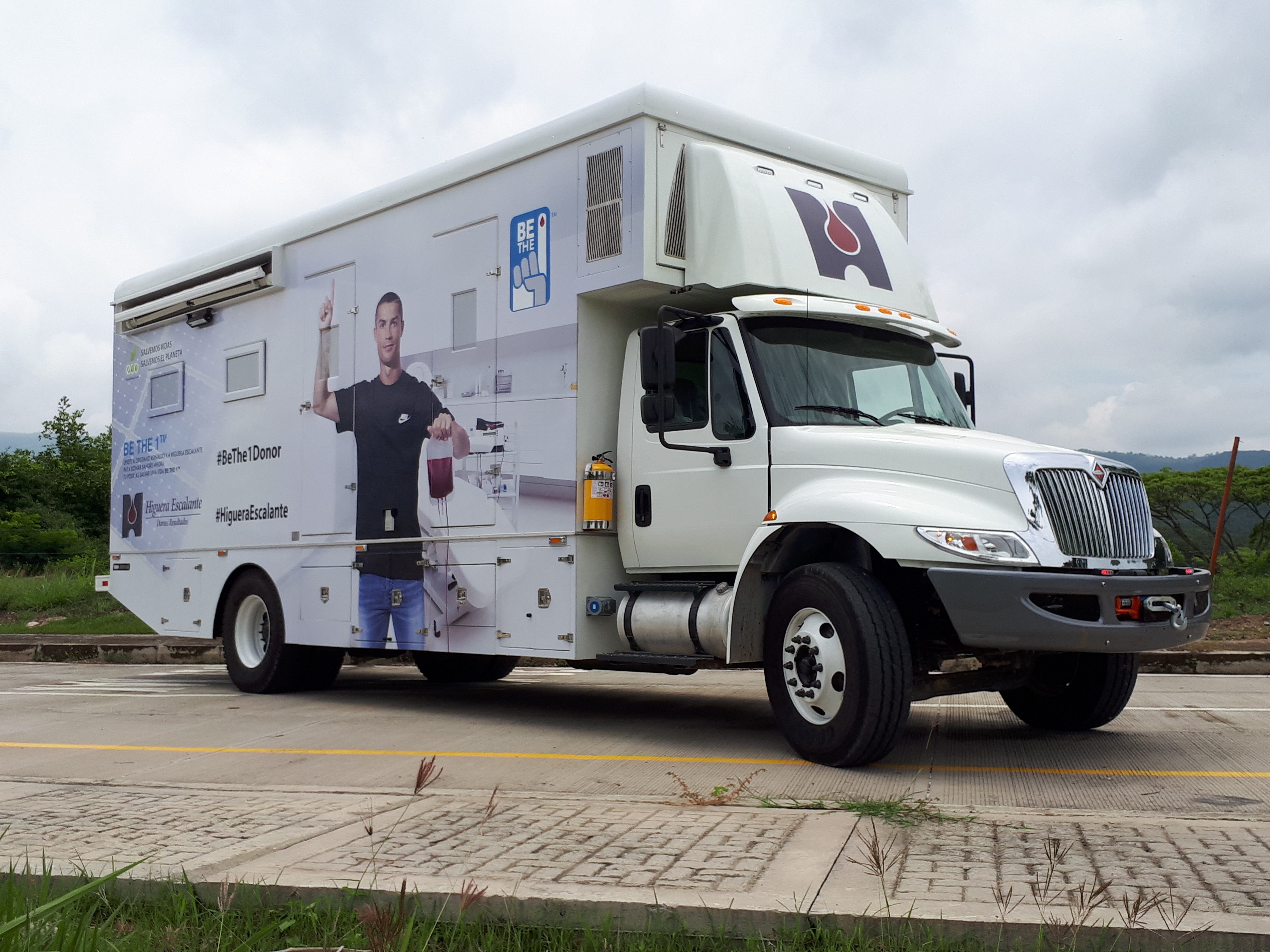 DONOR MAX: The Blood Bank That Comes to the Donors